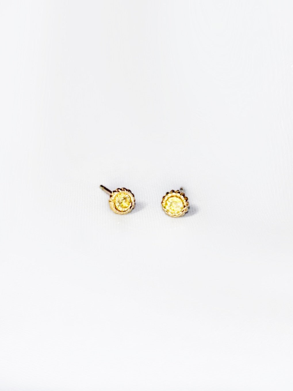 Boucles d'oreilles courtes Iris