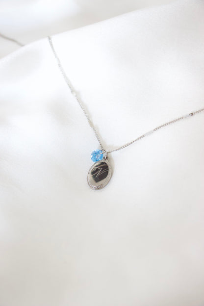 Collier gravure - Lettre argentée